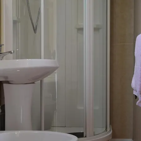 Royal Kamp alanı Pettenasco